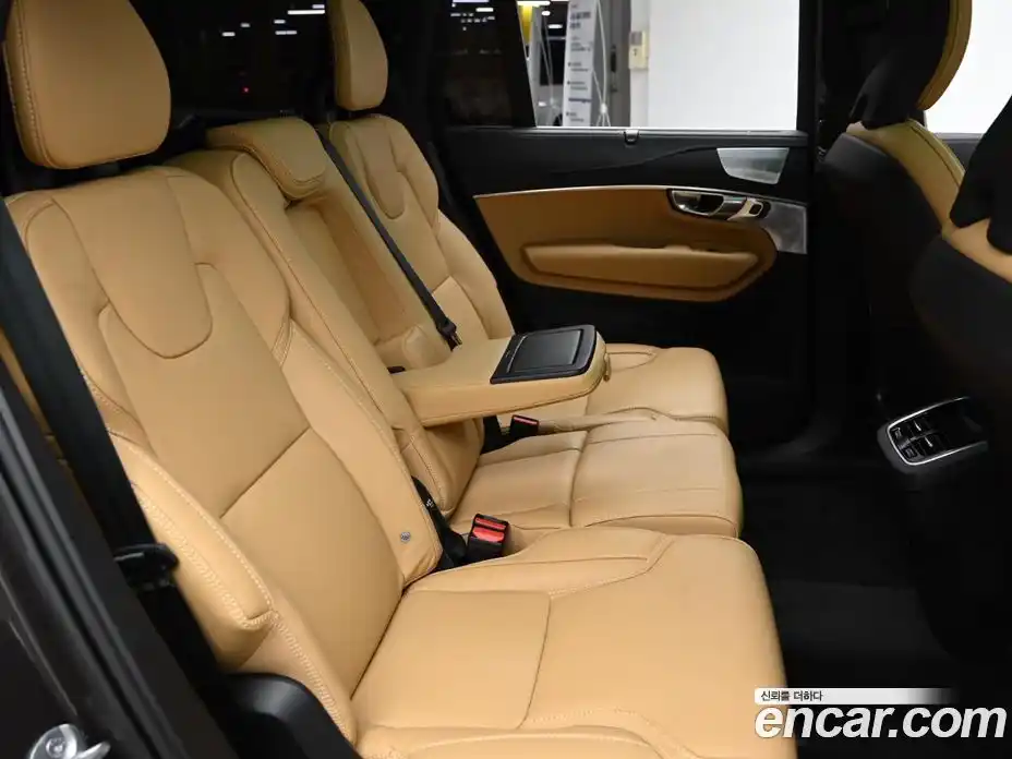 Volvo XC90 2024 2.0 Автомат в Москве № 212761, фото 12