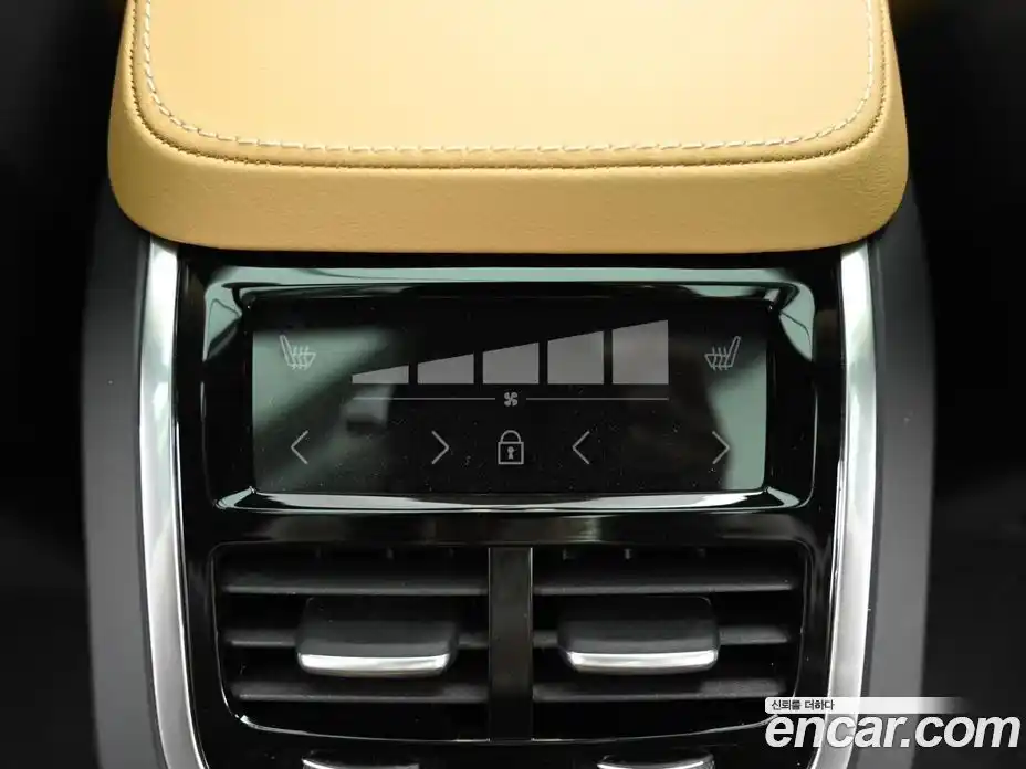 Volvo XC90 2024 2.0 Автомат в Москве № 212761, фото 16