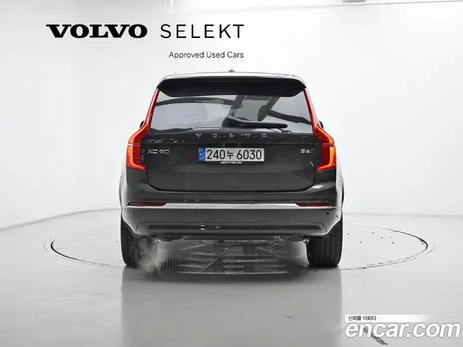 Volvo XC90 2024 2.0 Автомат в Москве № 212761, фото 4