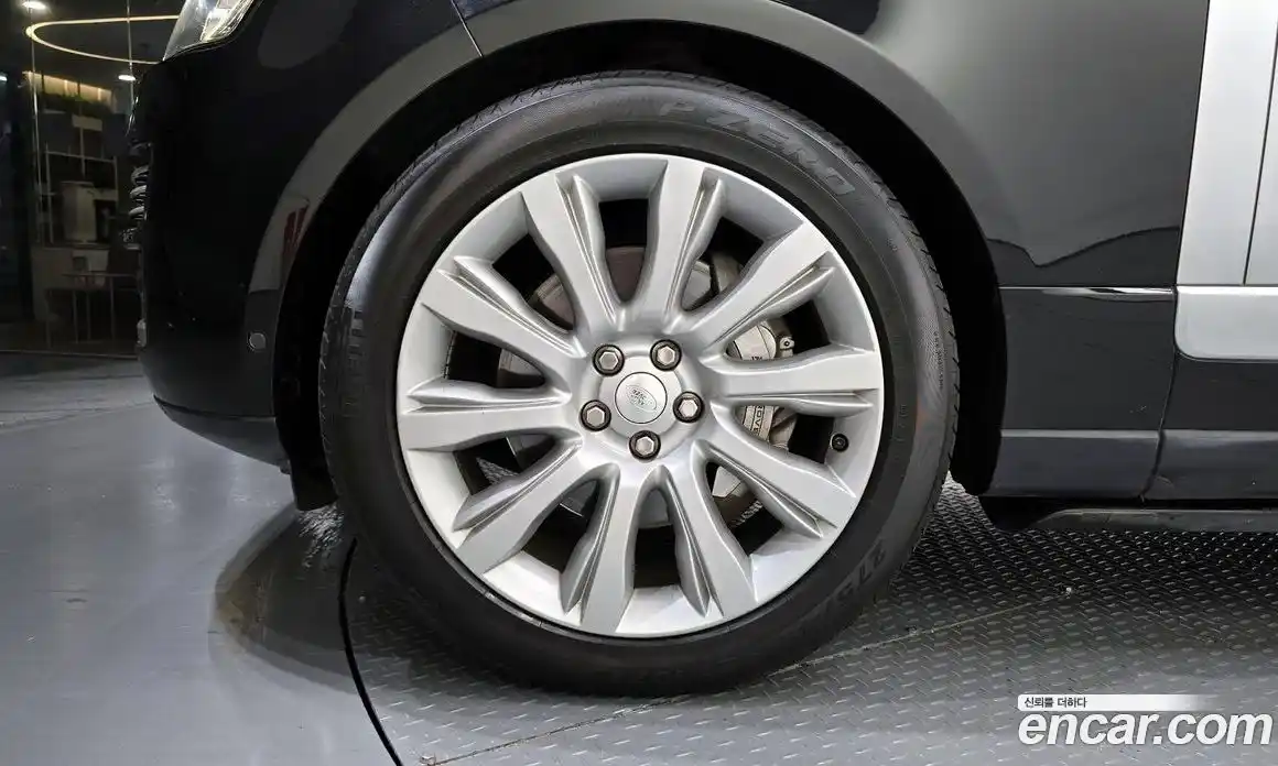 Land Rover Range-Rover 2014 4.4 Автомат в Москве № 213845, фото 5