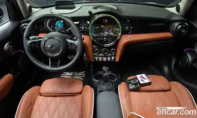 Mini Cooper 2024 2.0 Автомат в Москве № 214062, миниатюра 5