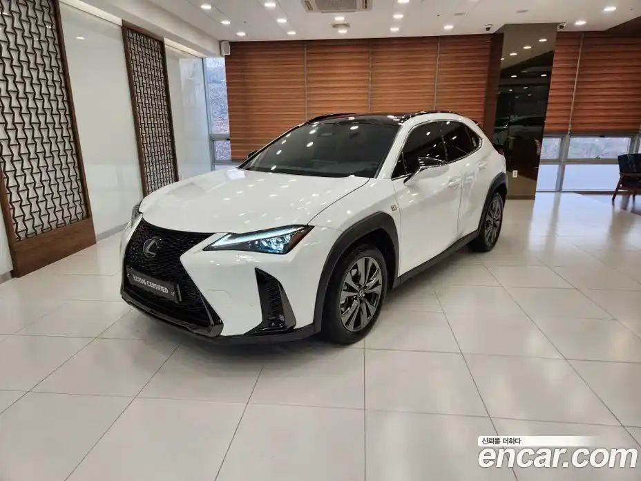 Lexus UX 2025 2.0 Вариатор в Москве № 214733, фото 1