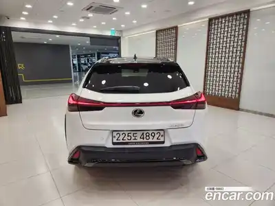 Lexus UX 2025 2.0 Вариатор в Москве № 214733, миниатюра 4