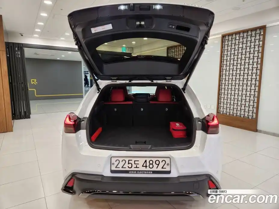 Lexus UX 2025 2.0 Вариатор в Москве № 214733, фото 5