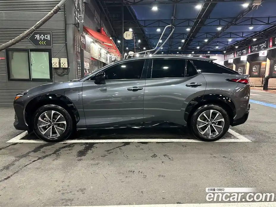 Lexus RZ 2023 Автомат в Москве № 214794, фото 17