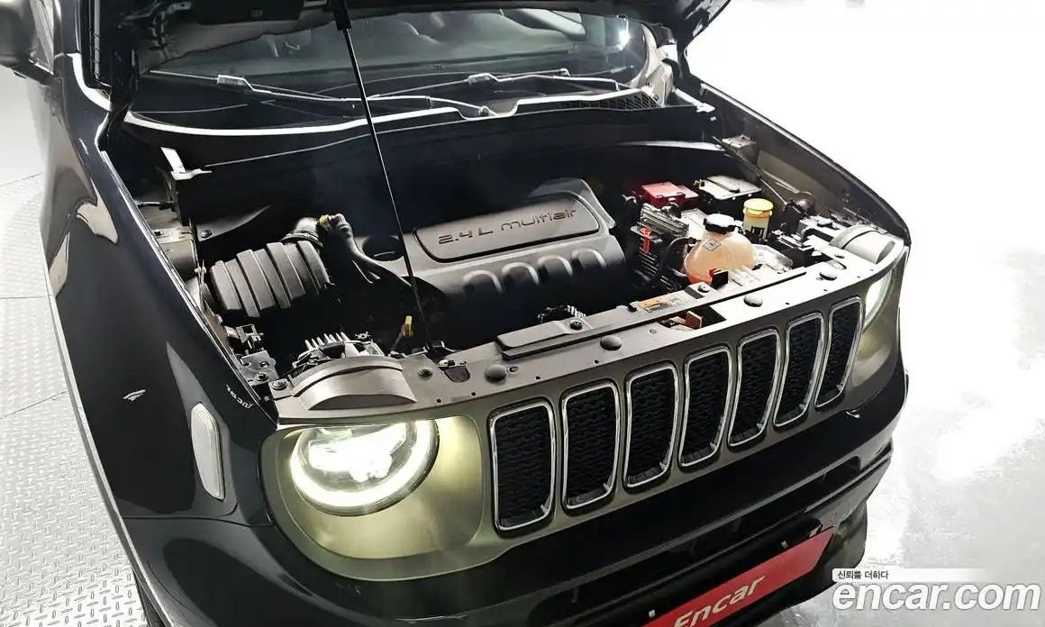 Jeep Renegade 2021 2.4 Автомат в Москве № 215423, фото 13