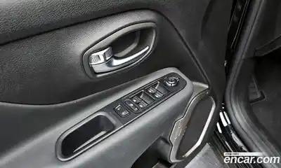 Jeep Renegade 2021 2.4 Автомат в Москве № 215423, миниатюра 6