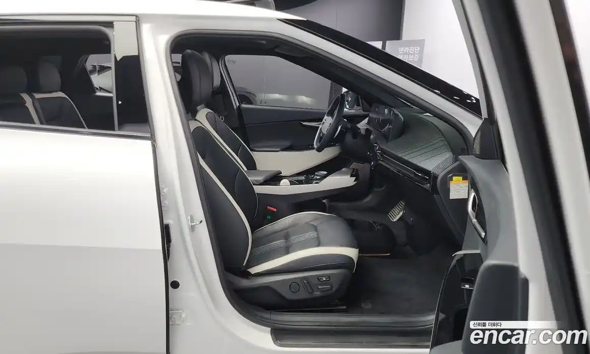 Kia EV6 2023 0.1 Автомат в Москве № 21783, фото 12