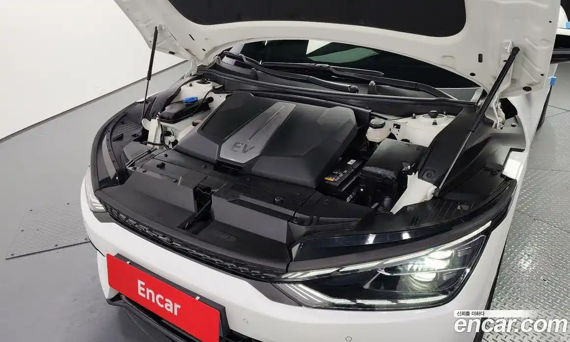 Kia EV6 2023 0.1 Автомат в Москве № 21783, фото 17