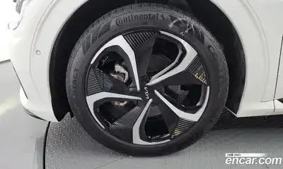 Kia EV6 2023 0.1 Автомат в Москве № 21783, миниатюра 5