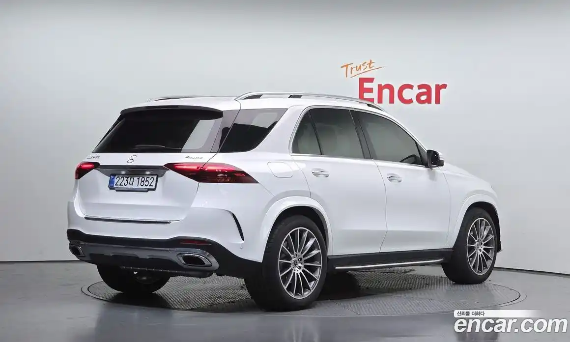 Mercedes-Benz GLE-Class 2025 3.0 Автомат в Москве № 229355, фото 19