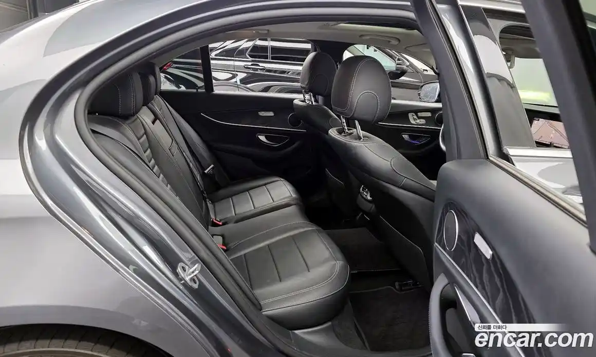 Mercedes-Benz E-Class 2019 1.9 Автомат в Москве № 229654, фото 14