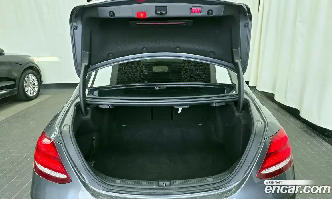 Mercedes-Benz E-Class 2019 1.9 Автомат в Москве № 229654, фото 16