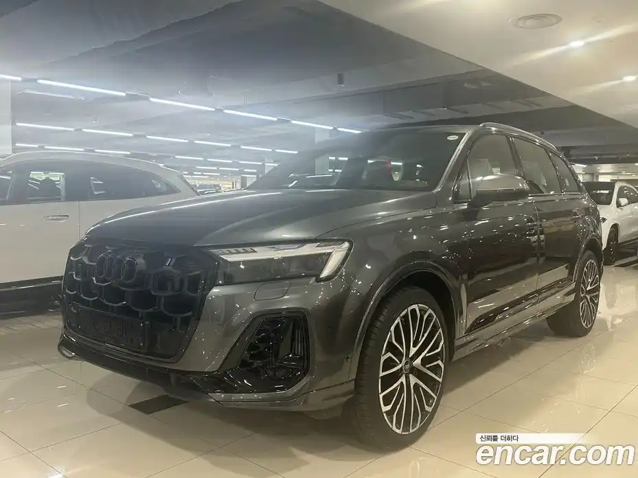 Audi SQ7 2026 4.0 Автомат в Москве № 230214, фото 1