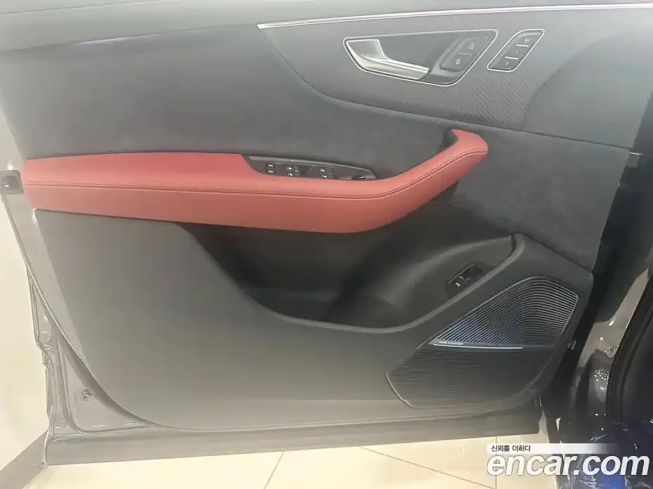 Audi SQ7 2026 4.0 Автомат в Москве № 230214, фото 11