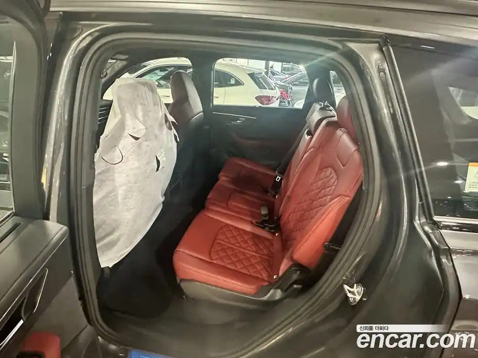 Audi SQ7 2026 4.0 Автомат в Москве № 230214, фото 10