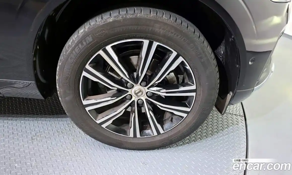 Volvo XC60 2022 2.0 Автомат в Москве № 230435, фото 5