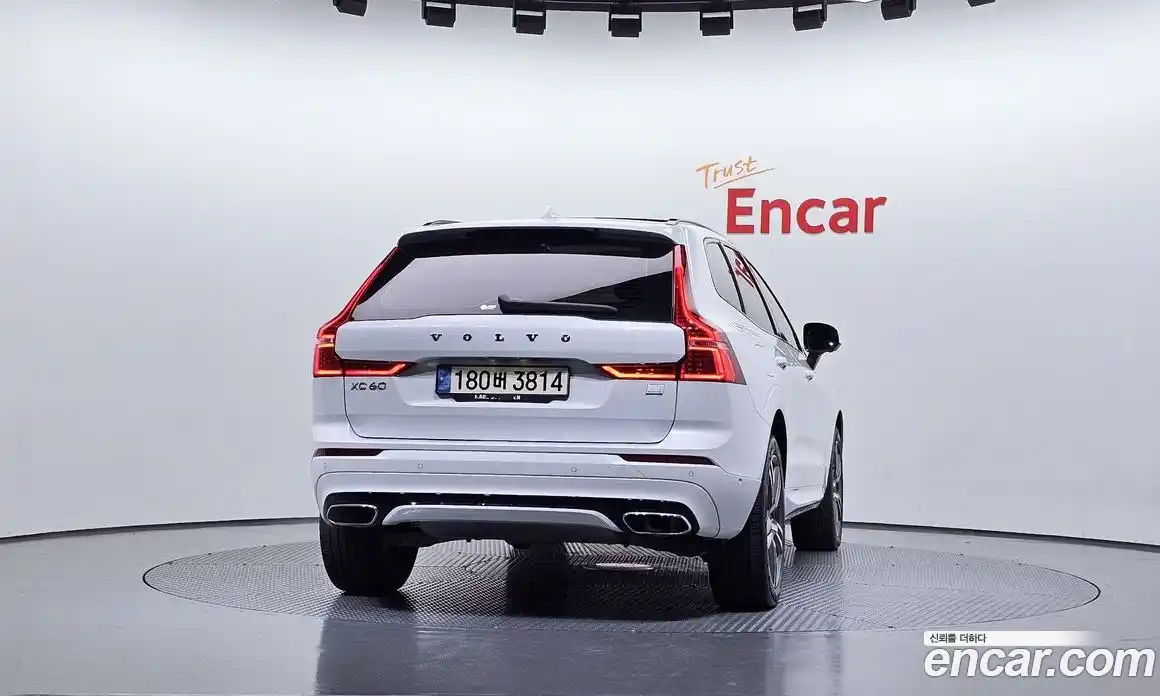 Volvo XC60 2021 2.0 Автомат в Москве № 230459, фото 11