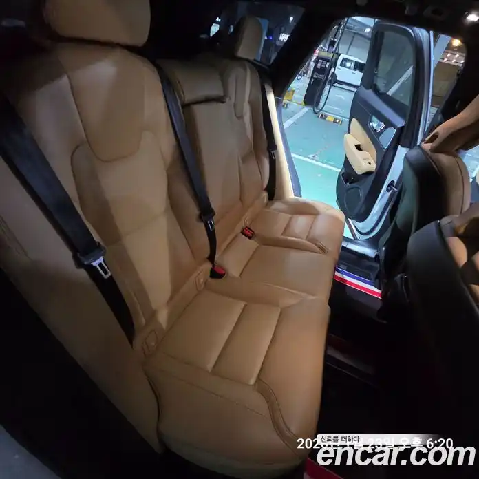 Volvo XC60 2023 2.0 Автомат в Москве № 230878, фото 14