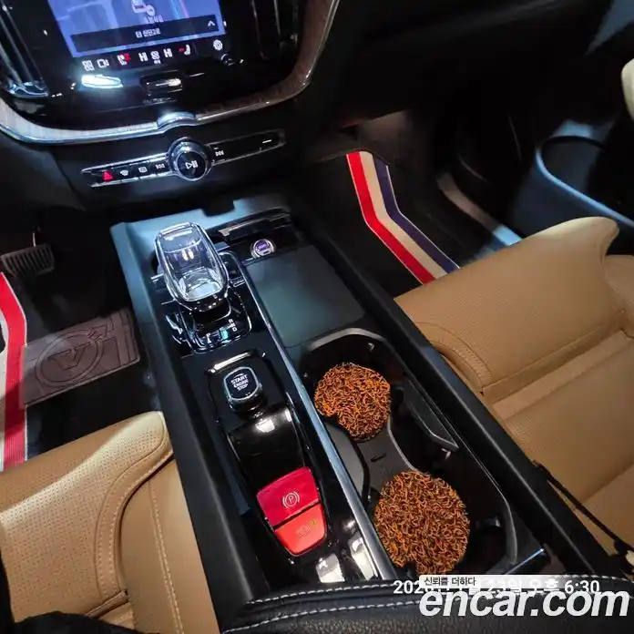 Volvo XC60 2023 2.0 Автомат в Москве № 230878, фото 16