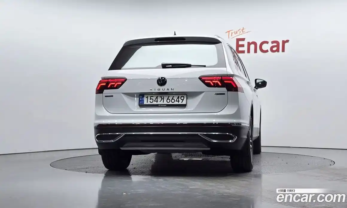 Volkswagen Tiguan 2023 2.0 Автомат в Москве № 232133, фото 19