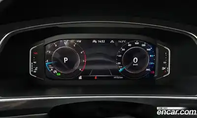 Volkswagen Tiguan 2023 2.0 Автомат в Москве № 232133, миниатюра 3