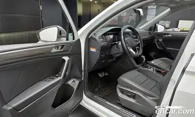 Volkswagen Tiguan 2023 2.0 Автомат в Москве № 232133, миниатюра 4