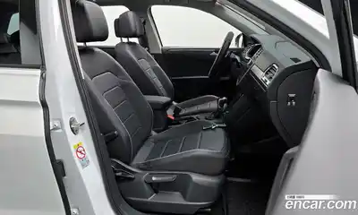 Volkswagen Tiguan 2023 2.0 Автомат в Москве № 232133, миниатюра 6