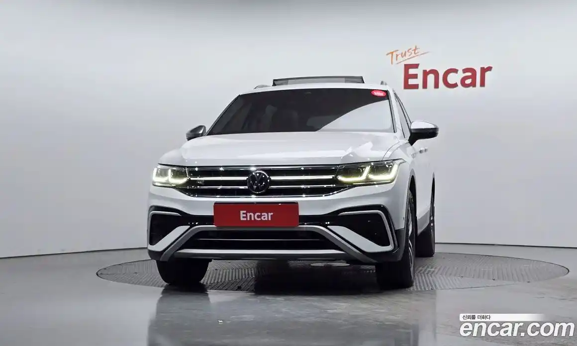 Volkswagen Tiguan 2023 2.0 Автомат в Москве № 232133, фото 8