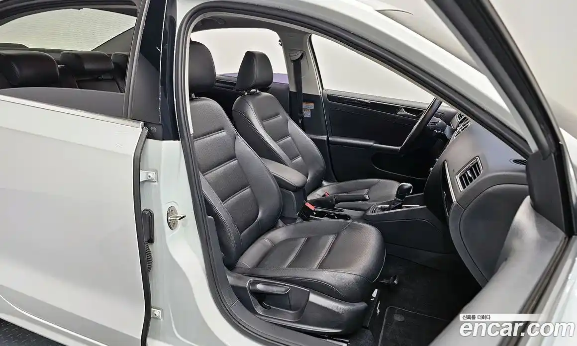 Volkswagen Jetta 2015 2.0 Автомат в Москве № 232187, фото 16