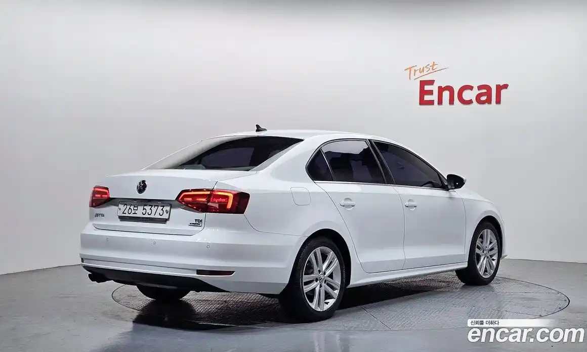 Volkswagen Jetta 2015 2.0 Автомат в Москве № 232187, фото 6