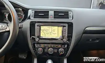 Volkswagen Jetta 2015 2.0 Автомат в Москве № 232187, миниатюра 9