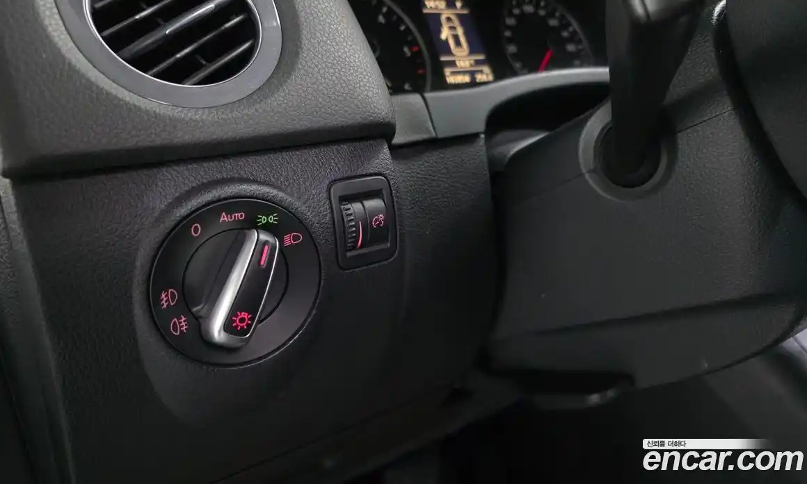 Volkswagen Tiguan 2015 2.0 Автомат в Москве № 232230, фото 20