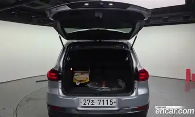 Volkswagen Tiguan 2015 2.0 Автомат в Москве № 232230, миниатюра 6