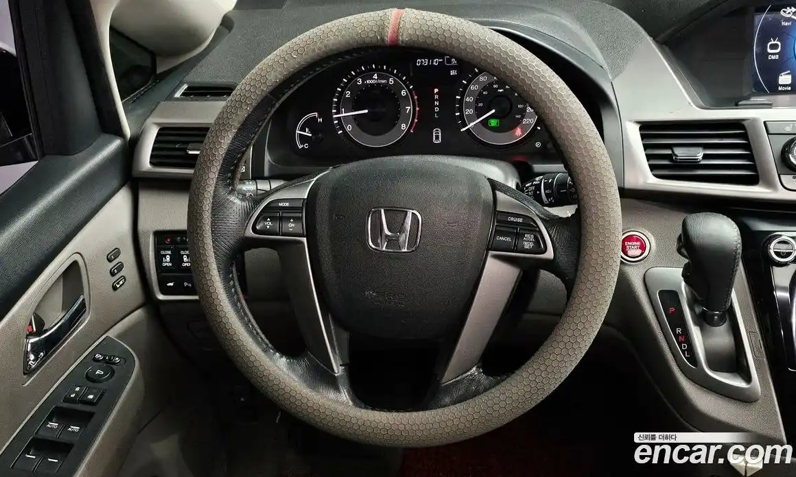 Honda Odyssey 2016 3.5 Автомат в Москве № 232883, фото 14