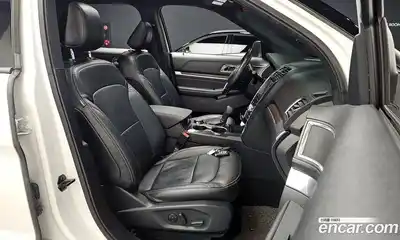 Ford Explorer 2019 2.3 Автомат в Москве № 233270, миниатюра 3