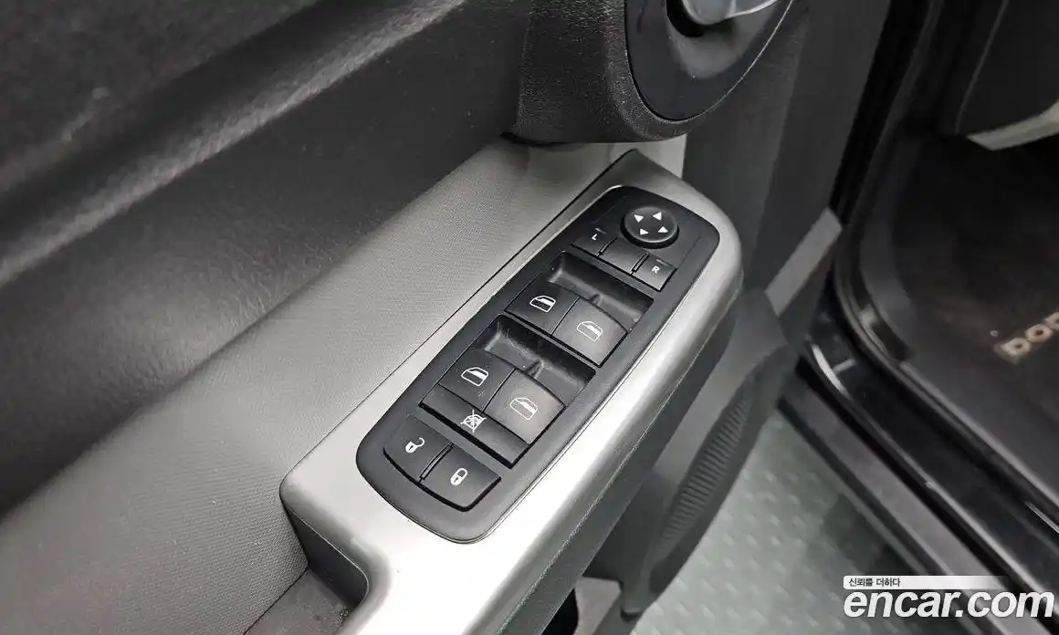 Dodge Nitro 2008 2.8 Автомат в Москве № 233527, фото 12