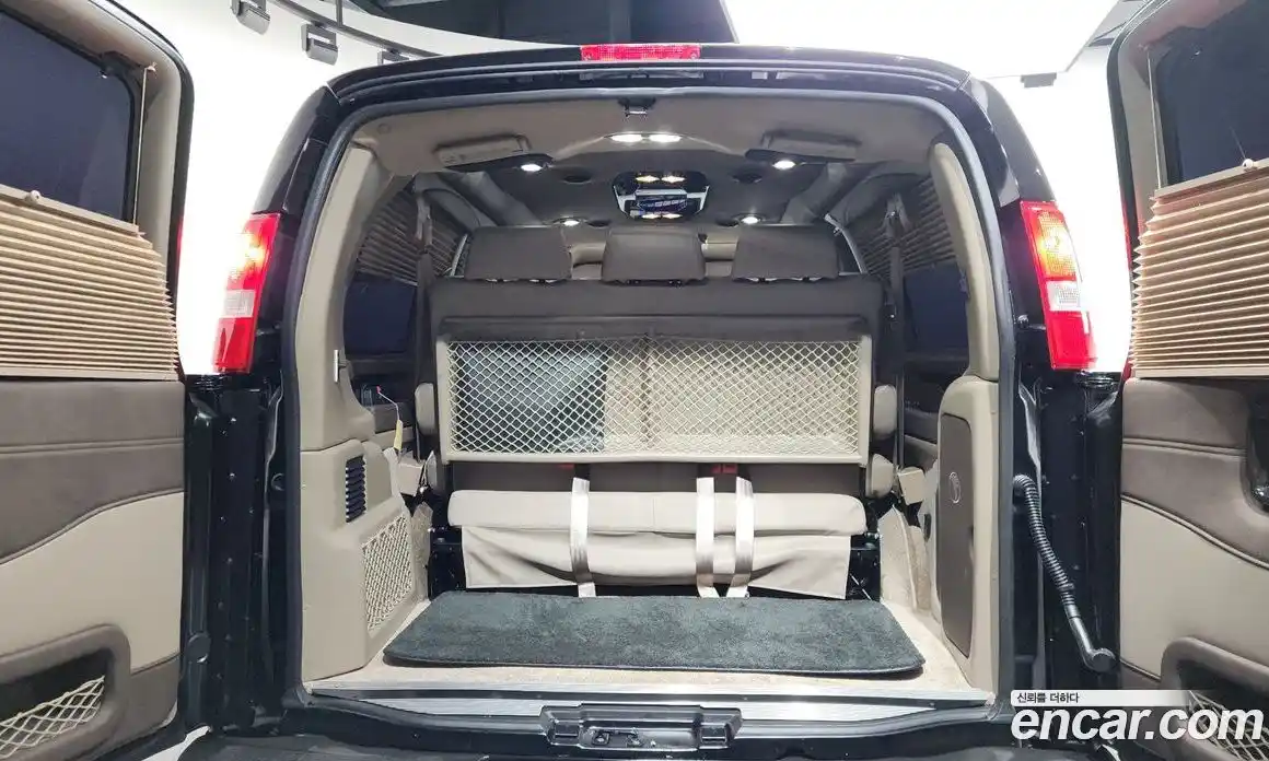 Chevrolet Express Van 2024 6.6 Автомат в Москве № 234333, фото 20