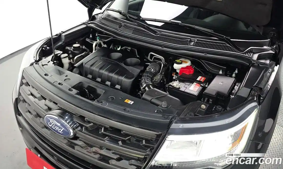 Ford Explorer 2018 2.3 Автомат в Москве № 255656, фото 13