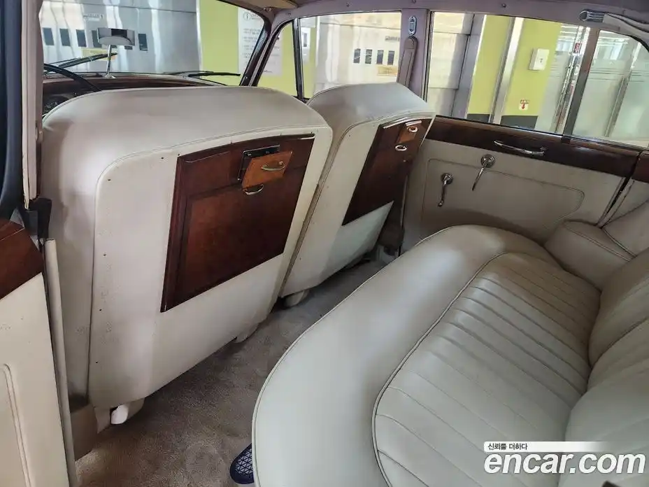 Rolls-Royce Phantom 1980 6.7 Автомат в Москве № 256733, фото 14