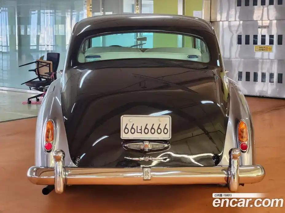 Rolls-Royce Phantom 1980 6.7 Автомат в Москве № 256733, фото 4