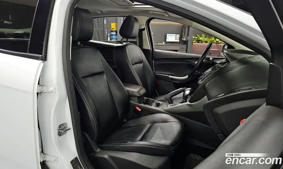 Ford Focus 2013 2.0 Автомат в Москве № 273012, фото 3