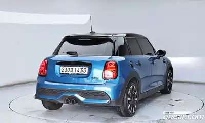 Mini Cooper 2022 2.0 Автомат в Москве № 274225, миниатюра 3