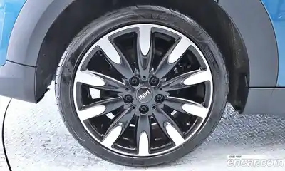 Mini Cooper 2022 2.0 Автомат в Москве № 274225, миниатюра 8