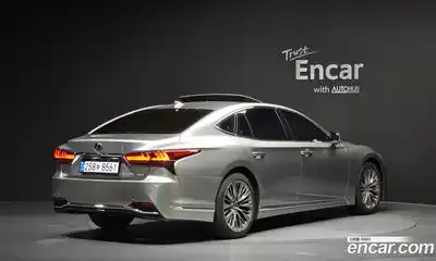 Lexus LS 2023 3.5 Автомат в Москве № 275453, миниатюра 4