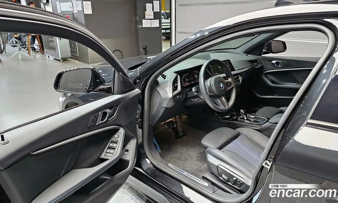 BMW 1-Series 2024 2.0 Автомат в Москве № 278353, фото 11