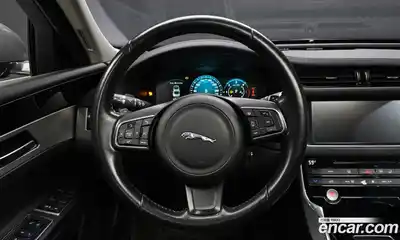 Jaguar XF 2017 2.0 Автомат в Москве № 283822, миниатюра 12