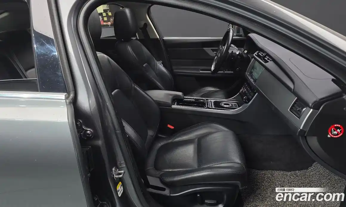 Jaguar XF 2017 2.0 Автомат в Москве № 283822, фото 13