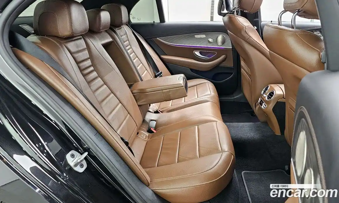 Mercedes-Benz E-Class 2023 2.0 Автомат в Москве № 292136, фото 17