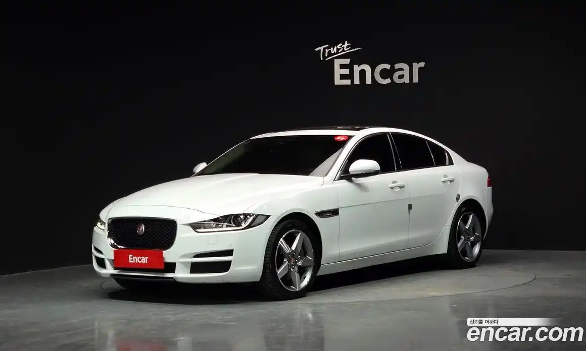 Jaguar XE 2018 2.0 Автомат в Москве № 295807, фото 1